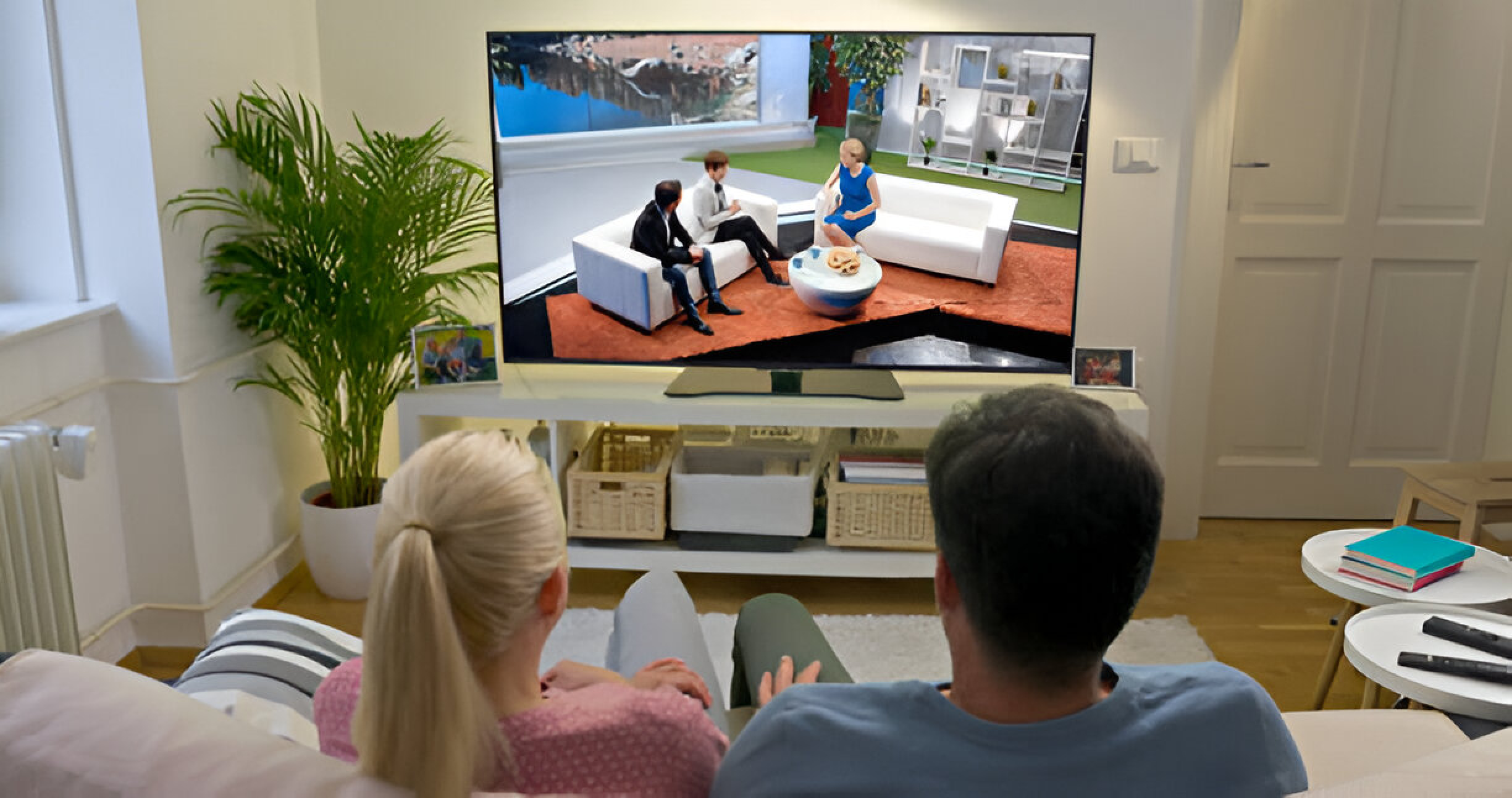 MOM IPTV - blog and Background Home.